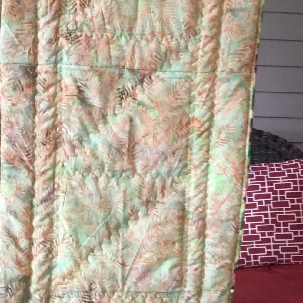 Handmade Quilted Runner Greens & Raspberry - Picture 7 of 9